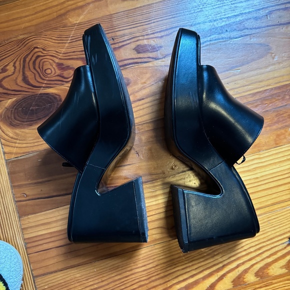 CHUNKY HIGH HEELED PLATFORM SANDALS - Picture 3 of 3